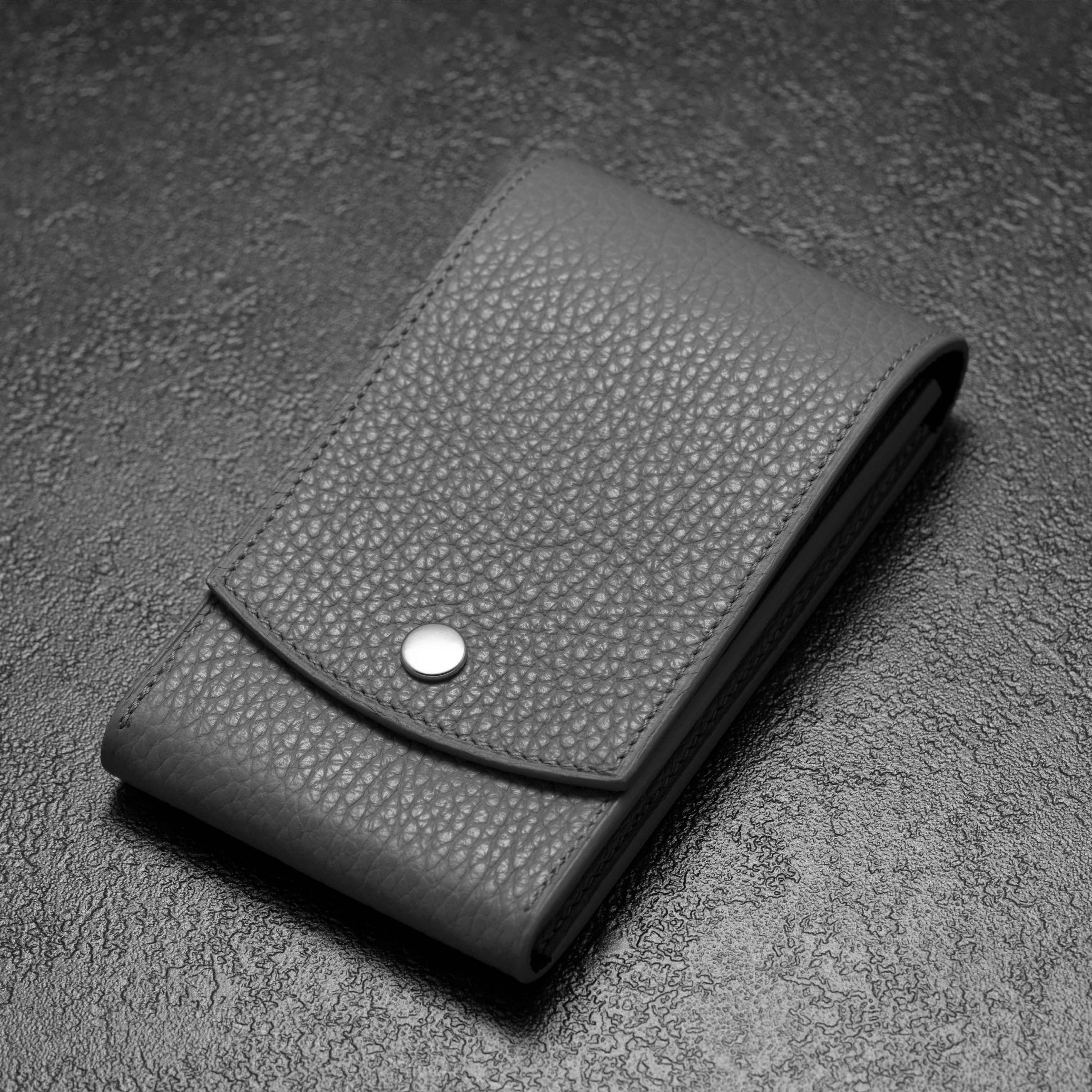 Essentials" Turbulance Pouch